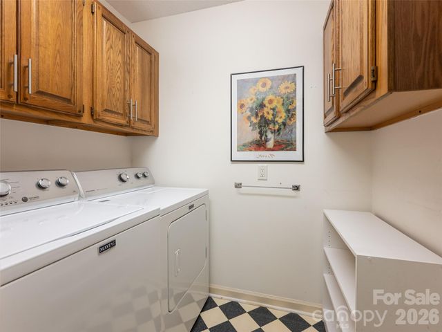 112 Live Oak Lane, Hendersonville, NC 28791