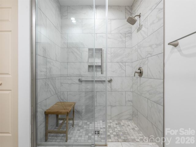 112 Live Oak Lane, Hendersonville, NC 28791
