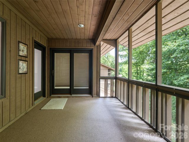 112 Live Oak Lane, Hendersonville, NC 28791