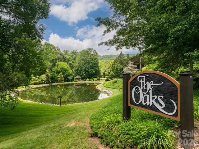 112 Live Oak Lane, Hendersonville, NC 28791
