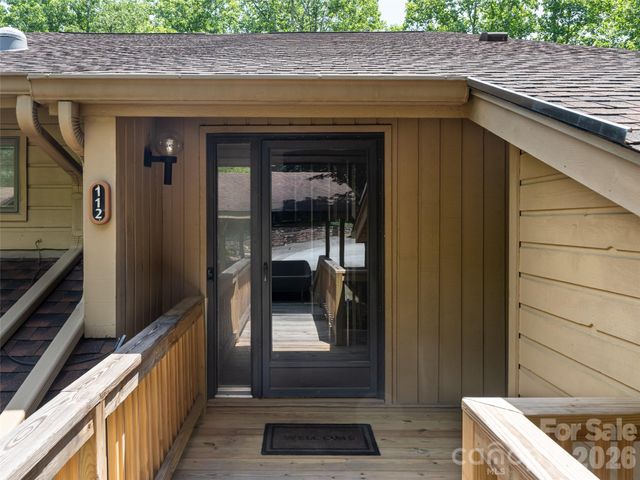 112 Live Oak Lane, Hendersonville, NC 28791