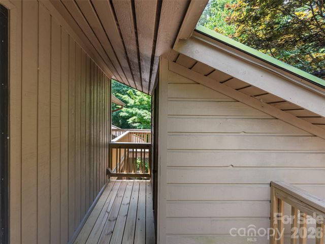112 Live Oak Lane, Hendersonville, NC 28791