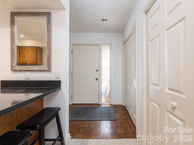 112 Live Oak Lane, Hendersonville, NC 28791