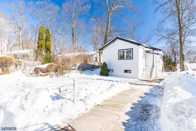319 Tulsa Trl, Hopatcong Boro, NJ 07843