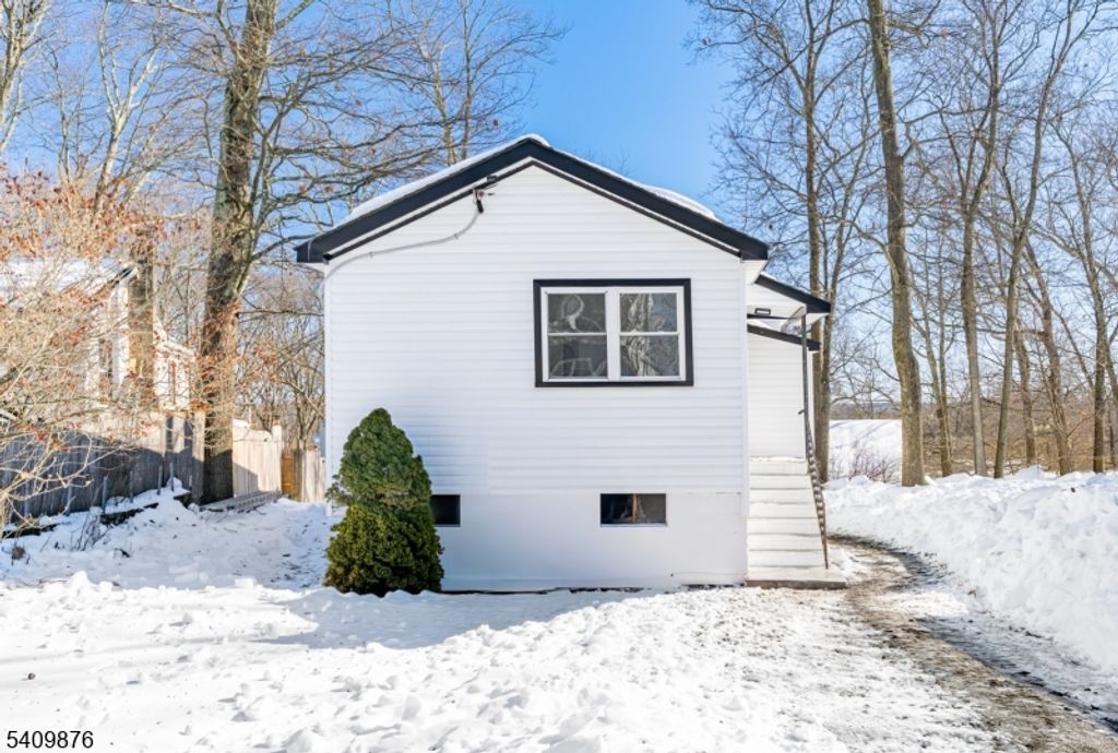 319 Tulsa Trl, Hopatcong Boro, NJ 07843