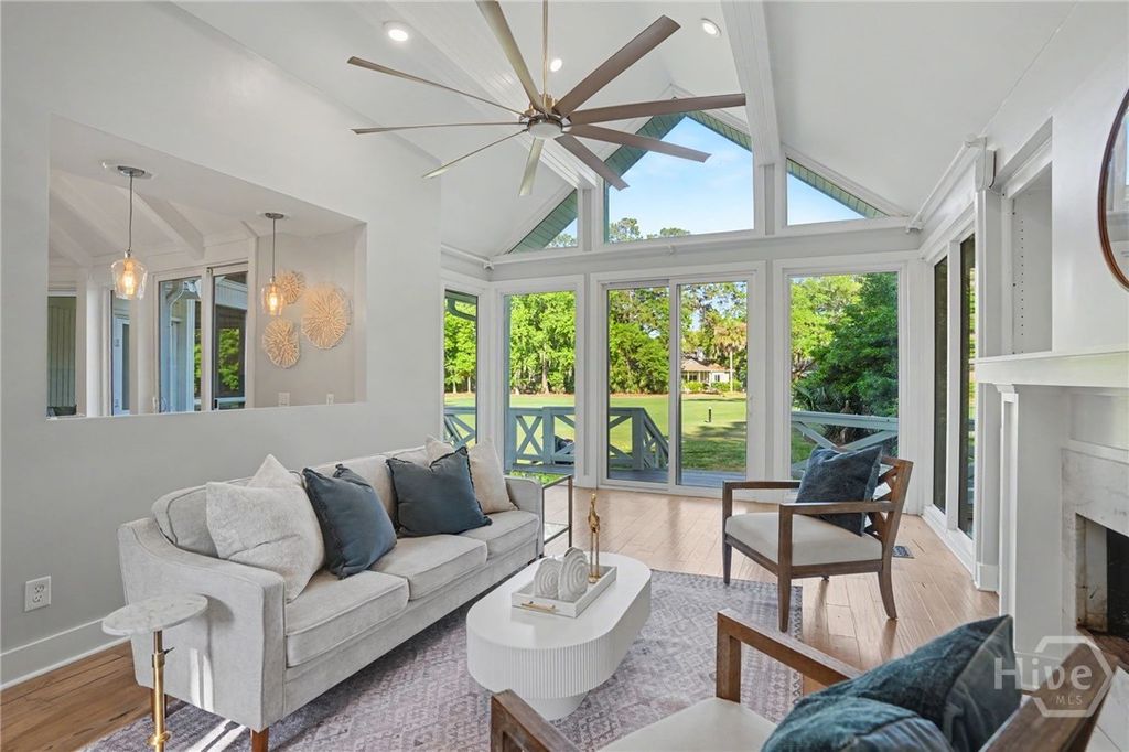 Image 12 of property listing at 12 Cricket Court, Savannah, GA 31411