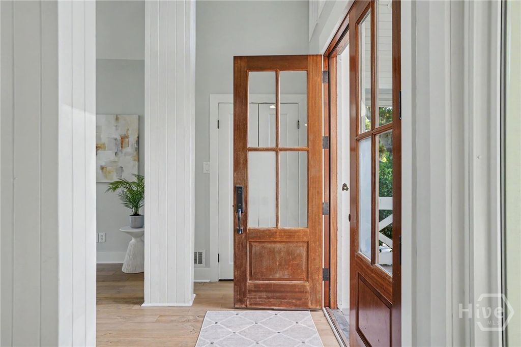 Image 2 of property listing at 12 Cricket Court, Savannah, GA 31411