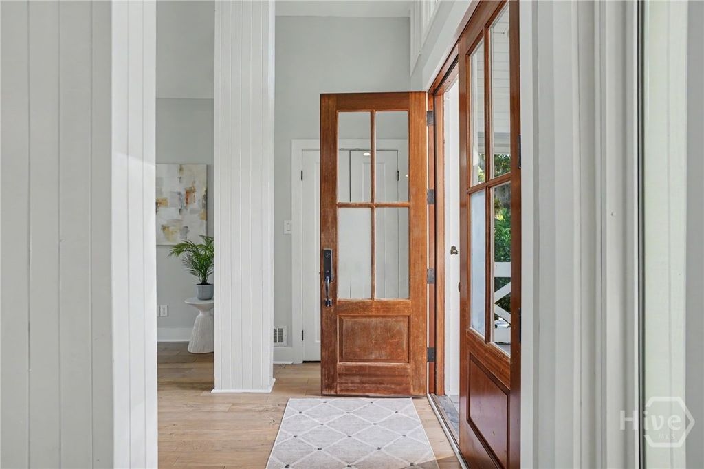 Image 3 of property listing at 12 Cricket Court, Savannah, GA 31411