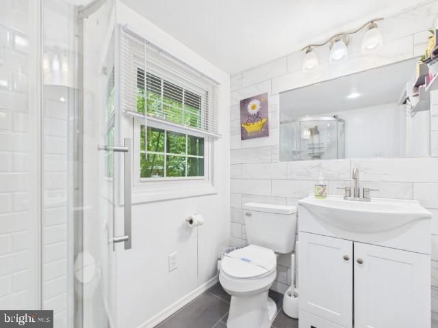 7803 LAKE SHORE DR, Pocono Lake, PA 18347