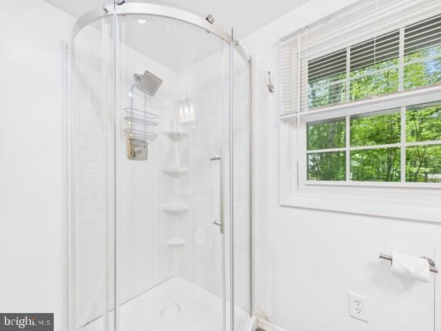 7803 LAKE SHORE DR, Pocono Lake, PA 18347