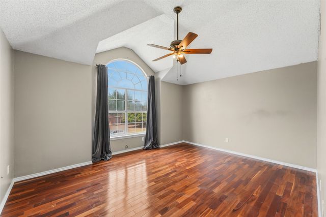 1004 Creekside Drive, Mesquite, TX 75181