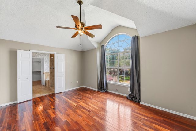 1004 Creekside Drive, Mesquite, TX 75181