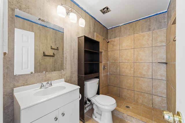 1004 Creekside Drive, Mesquite, TX 75181