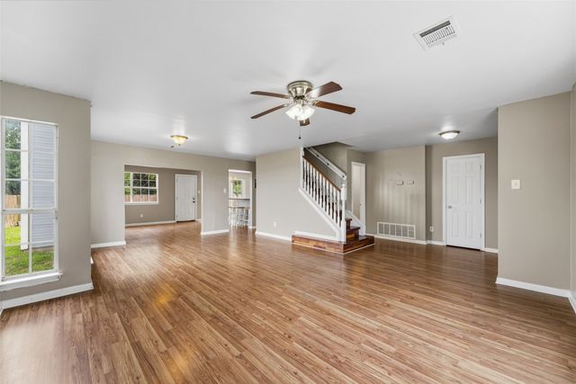 1004 Creekside Drive, Mesquite, TX 75181