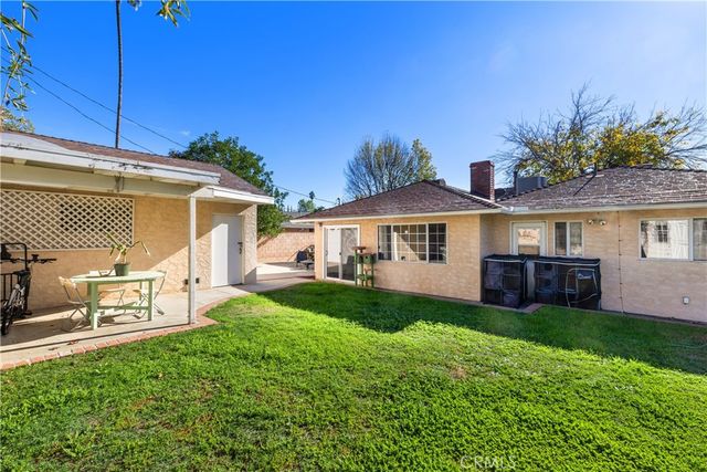 17419 Leadwell, Lake Balboa, CA 91406