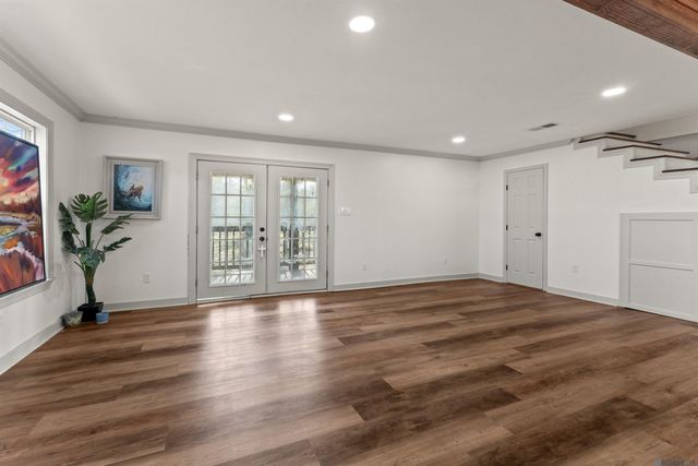 17220 Oak Ridge Dr, Livingston, LA 70754