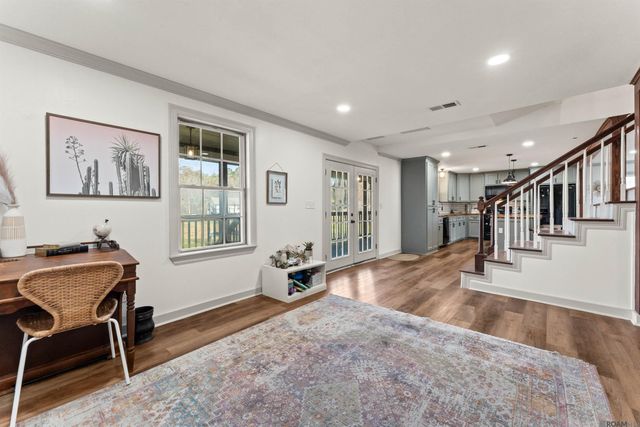 17220 Oak Ridge Dr, Livingston, LA 70754