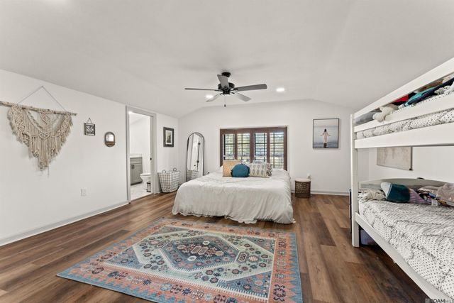 17220 Oak Ridge Dr, Livingston, LA 70754