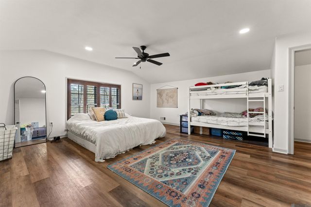 17220 Oak Ridge Dr, Livingston, LA 70754