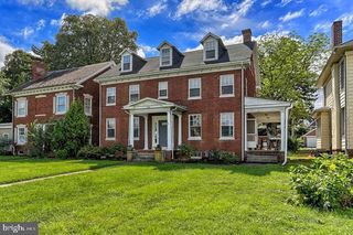 1512 E MARKET ST, York, PA 17403