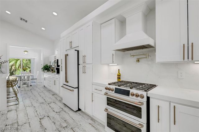 439 Indigo Springs Street, Henderson, NV 89014