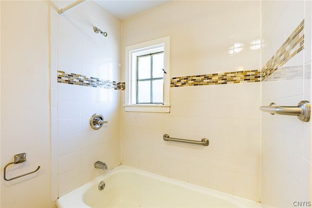 2520 Edgemere Drive, Greece, NY 14612
