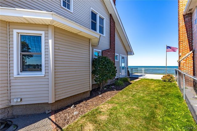 2520 Edgemere Drive, Greece, NY 14612