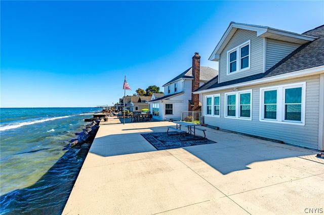 2520 Edgemere Drive, Greece, NY 14612