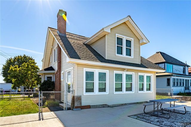 2520 Edgemere Drive, Greece, NY 14612