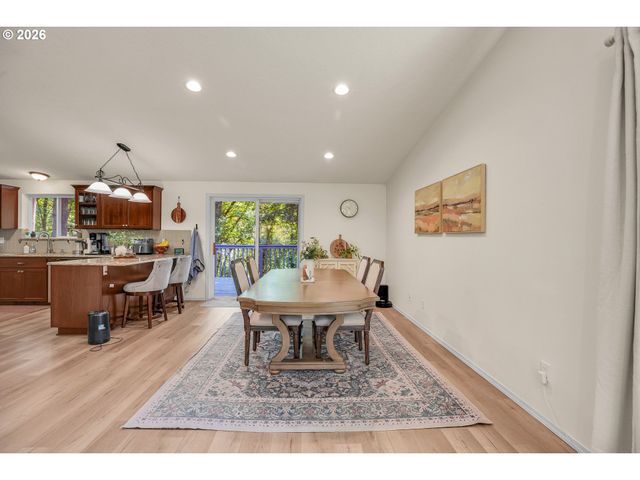 371 Belton Rd, St Helens, OR 97051