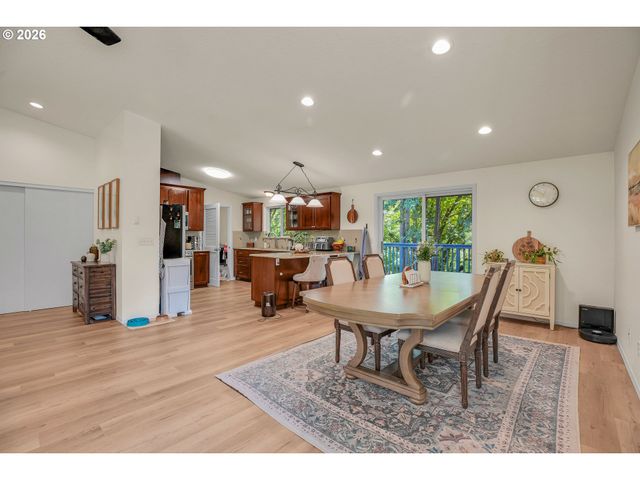 371 Belton Rd, St Helens, OR 97051