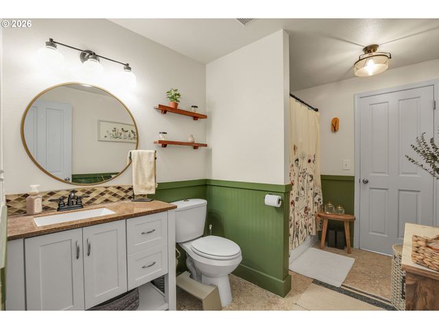 371 Belton Rd, St Helens, OR 97051