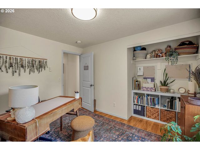 371 Belton Rd, St Helens, OR 97051