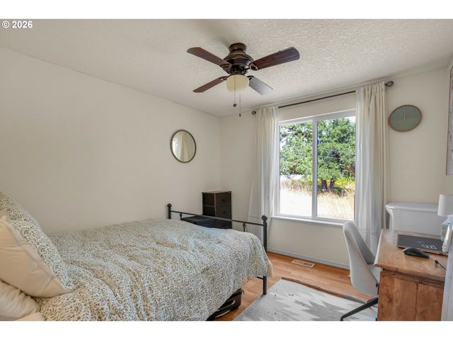 371 Belton Rd, St Helens, OR 97051