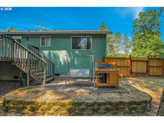 371 Belton Rd, St Helens, OR 97051