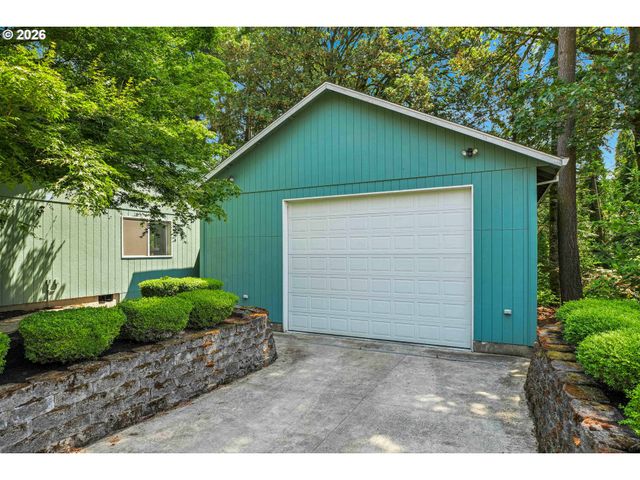 371 Belton Rd, St Helens, OR 97051