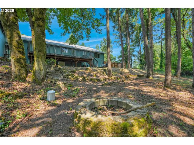 371 Belton Rd, St Helens, OR 97051