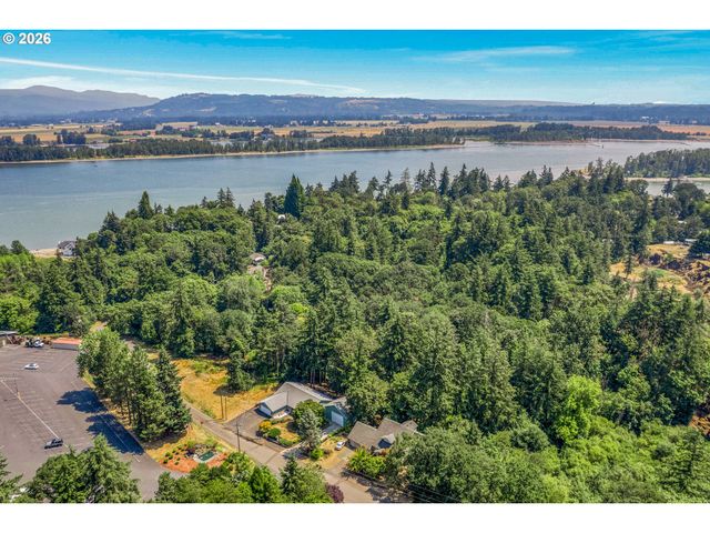 371 Belton Rd, St Helens, OR 97051