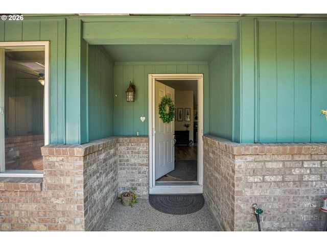 371 Belton Rd, St Helens, OR 97051