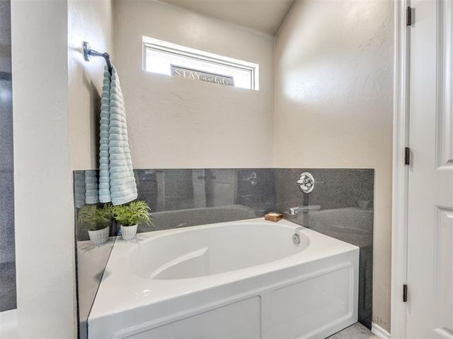 3222 E Simmons Road, Edmond, OK 73034