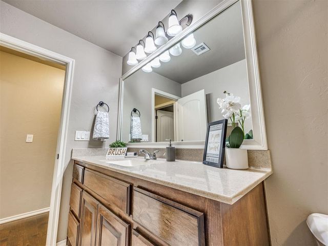 3222 E Simmons Road, Edmond, OK 73034
