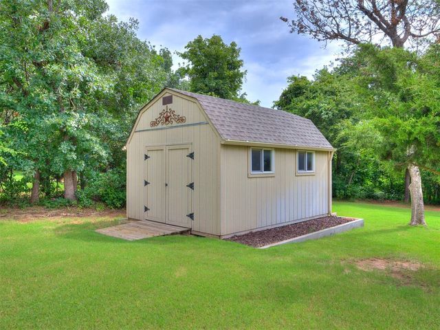 3222 E Simmons Road, Edmond, OK 73034