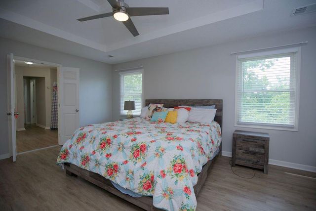 8401 NE 75th Terrace, Kansas City, MO 64158