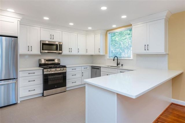 805 Holmes NW Street, Atlanta, GA 30318