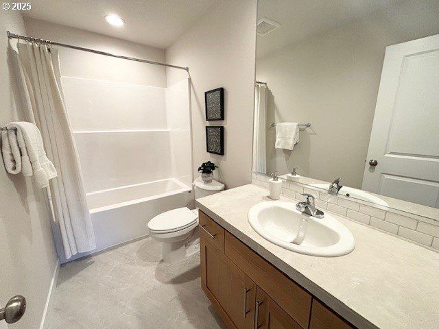 1565 N Young St, Lafayette, OR 97127