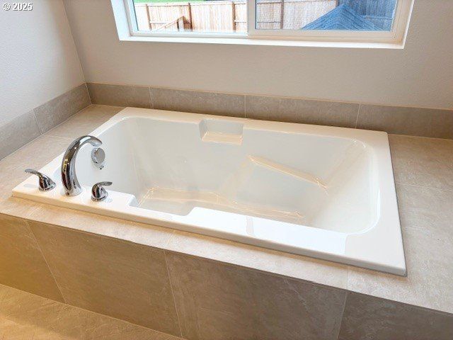 1565 N Young St, Lafayette, OR 97127