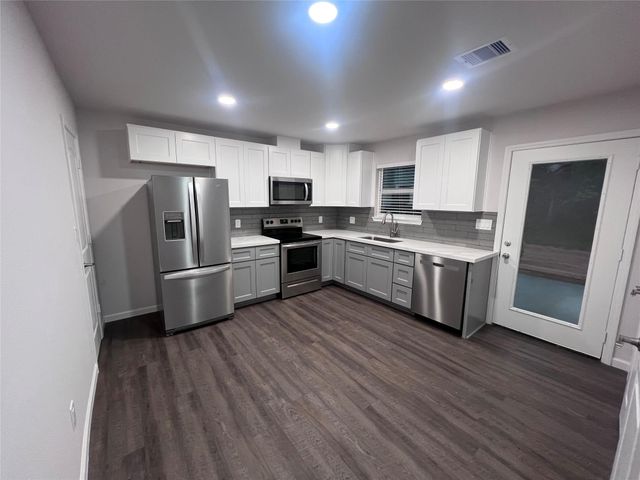 15530 Towerwood Drive A, Conroe, TX 77306