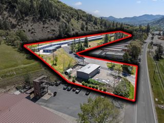 5450 N River Road, Rogue River, OR 97537