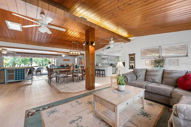 6201 6TH AVENUE NW, Bradenton, FL 34209