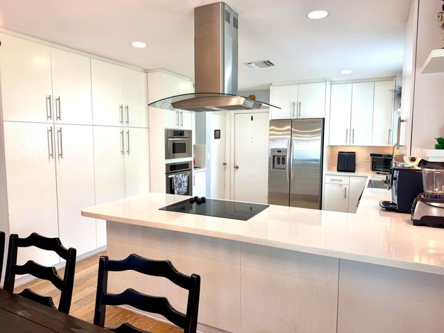 11 Holly Drive, Boynton Beach, FL 33436